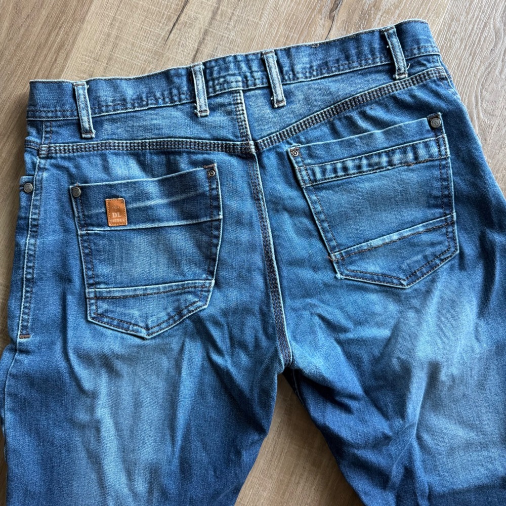 Diesel Design Mens Blue Denim Jeans Straight Leg Button Fly Medium Wash Size 35